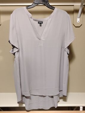 torrid Light Gray V-Neck Short Sleeve Tunic